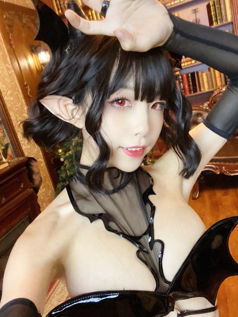 水淼Aqua《魅魔自拍》主题写真：66张全套美图，含1个视频