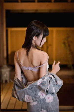 水淼Aqua《悠闲假日 浴衣》主题写真：20张全套美图