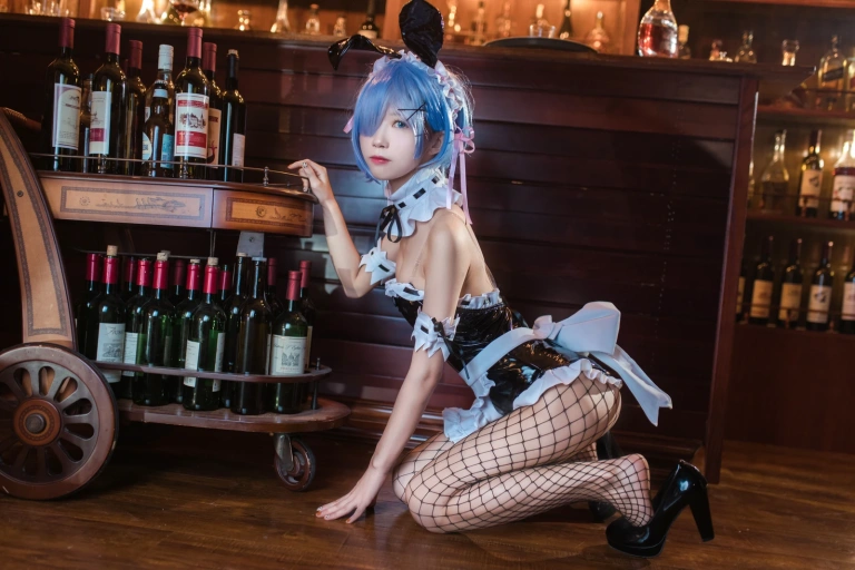 水淼Aqua《蕾姆 兔女郎》主题写真：16张全套美图