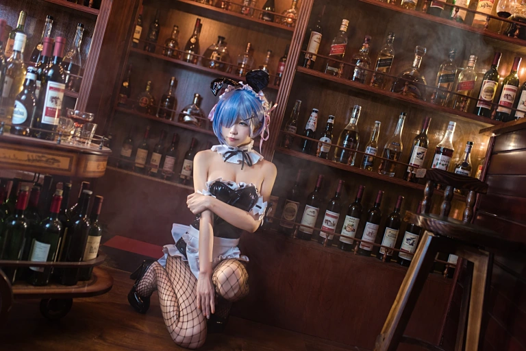 水淼Aqua《蕾姆 兔女郎》主题写真：16张全套美图