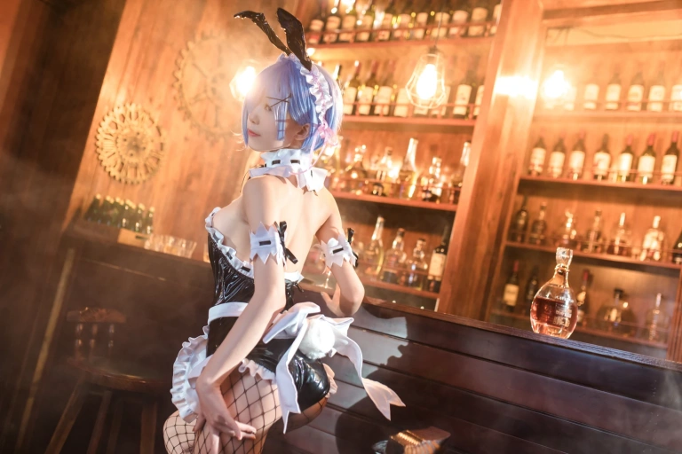 水淼Aqua《蕾姆 兔女郎》主题写真：16张全套美图
