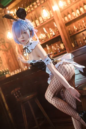 水淼Aqua《蕾姆 兔女郎》主题写真：16张全套美图