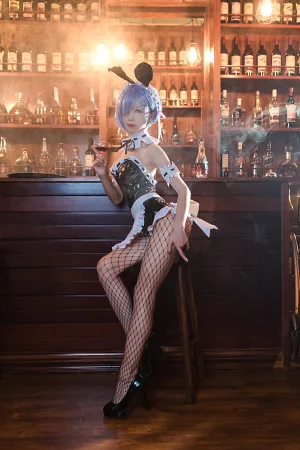 水淼Aqua《蕾姆 兔女郎》主题写真：16张全套美图
