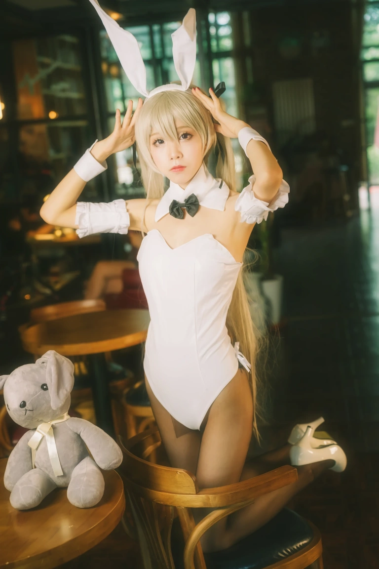 水淼Aqua《穹妹兔女郎》主题写真：9张全套美图