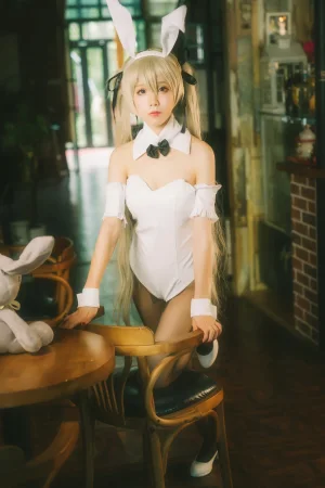 水淼Aqua《穹妹兔女郎》主题写真：9张全套美图