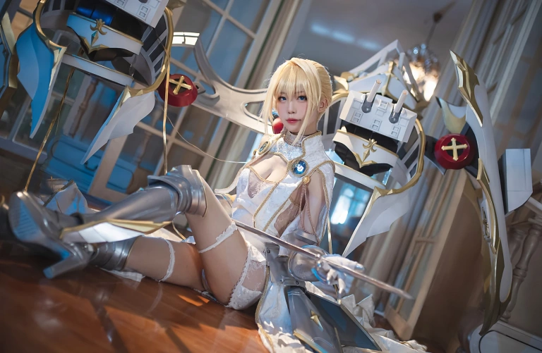 水淼Aqua《圣女贞德》主题写真：40张全套美图