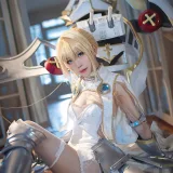 水淼Aqua《圣女贞德》主题写真：40张全套美图