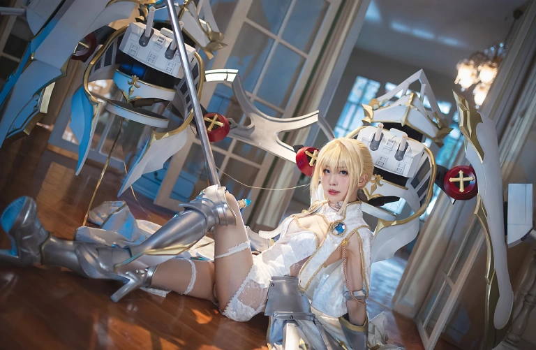 水淼Aqua《圣女贞德》主题写真：40张全套美图