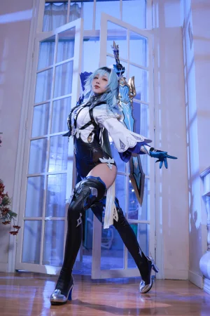 水淼Aqua《原神 优菈》主题写真：90张全套美图
