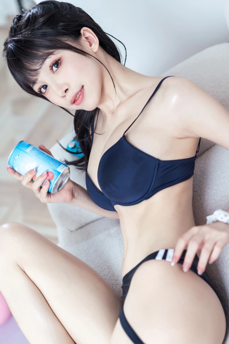 水淼Aqua《原创YOUTH 运动内衣》主题写真：41张全套美图，含1个视频
