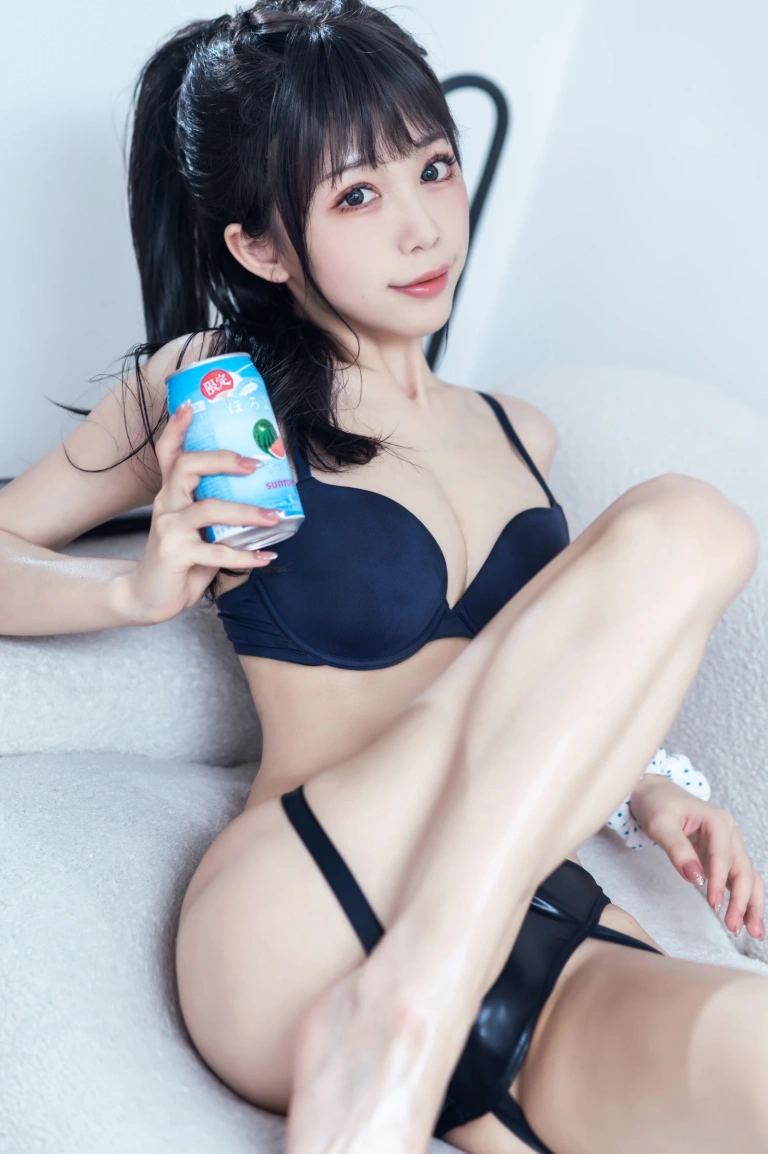 水淼Aqua《原创YOUTH 运动内衣》主题写真：41张全套美图，含1个视频