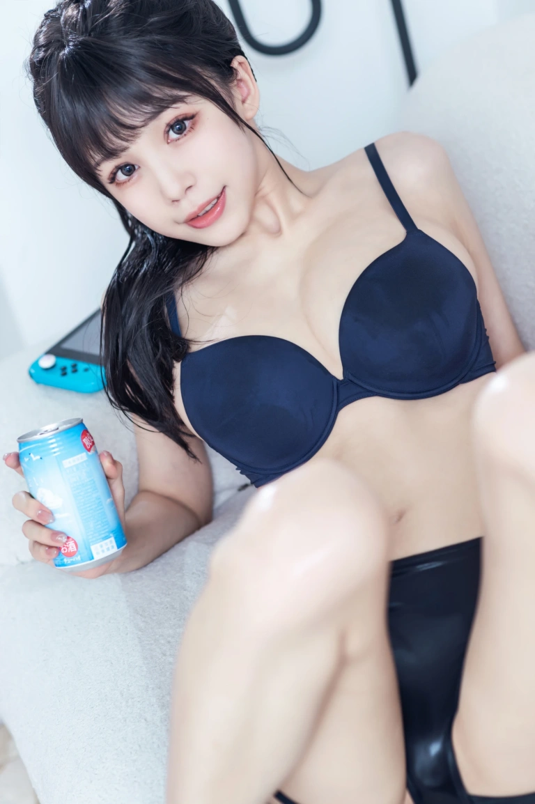 水淼Aqua《原创YOUTH 运动内衣》主题写真：41张全套美图，含1个视频