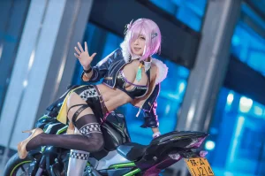 水淼Aqua《玛修赛车》主题写真：38张全套美图