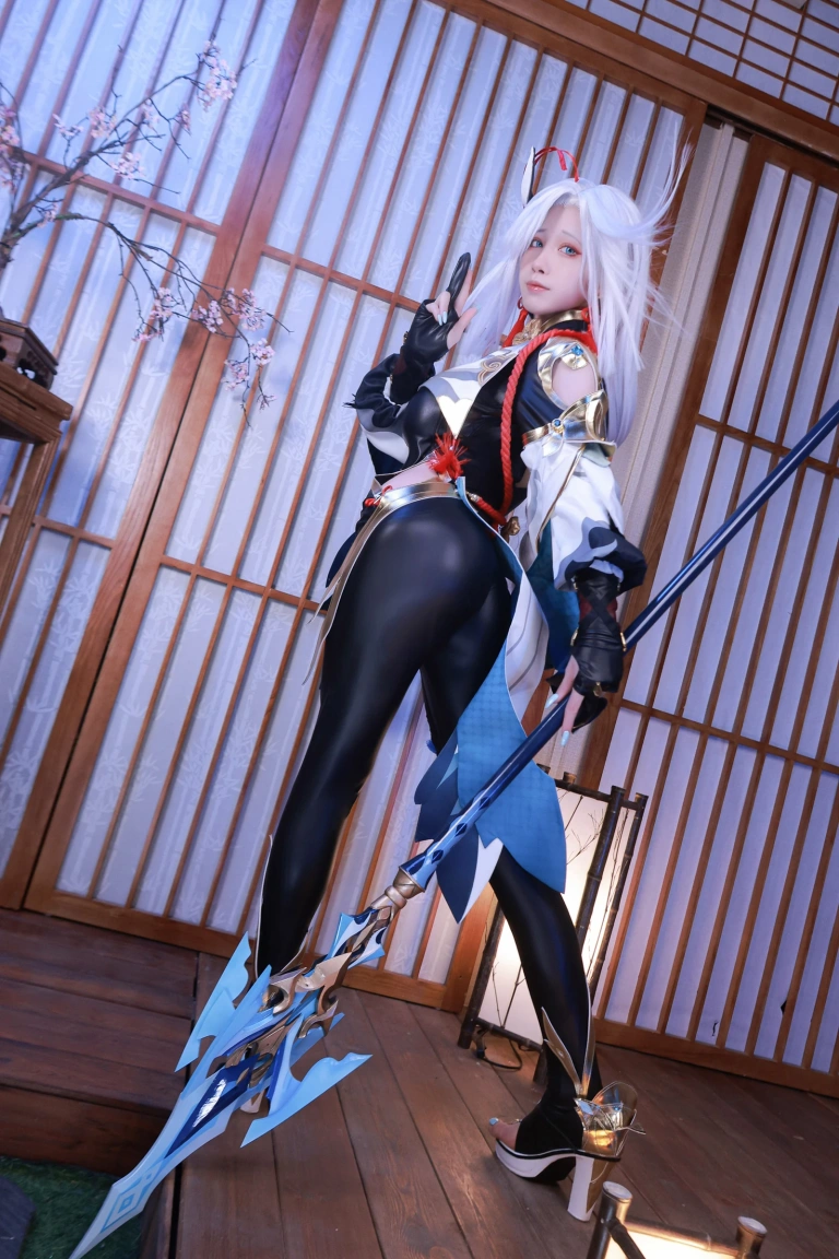 水淼Aqua《原神 申鶴》主题写真：90张全套美图