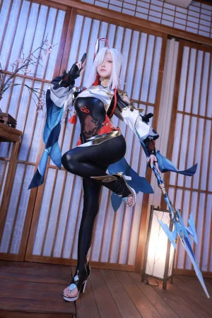 水淼Aqua《原神 申鶴》主题写真：90张全套美图