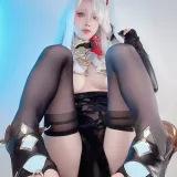 水淼Aqua《原神 申鶴 自拍》主题写真：57张全套美图