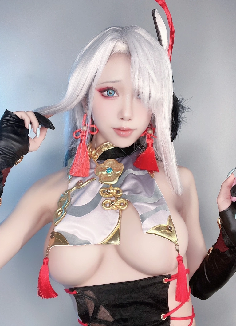 水淼Aqua《原神 申鶴 自拍》主题写真：57张全套美图