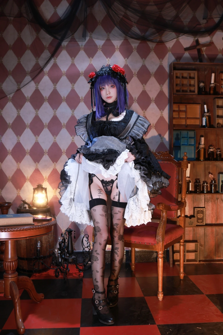 水淼Aqua《更衣人偶坠入爱河 黑江雫》主题写真：40张全套美图