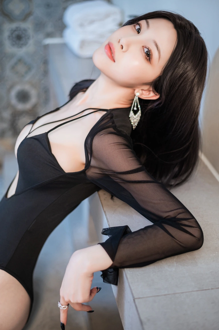 水淼Aqua《泳装姐姐》主题写真：39张全套美图