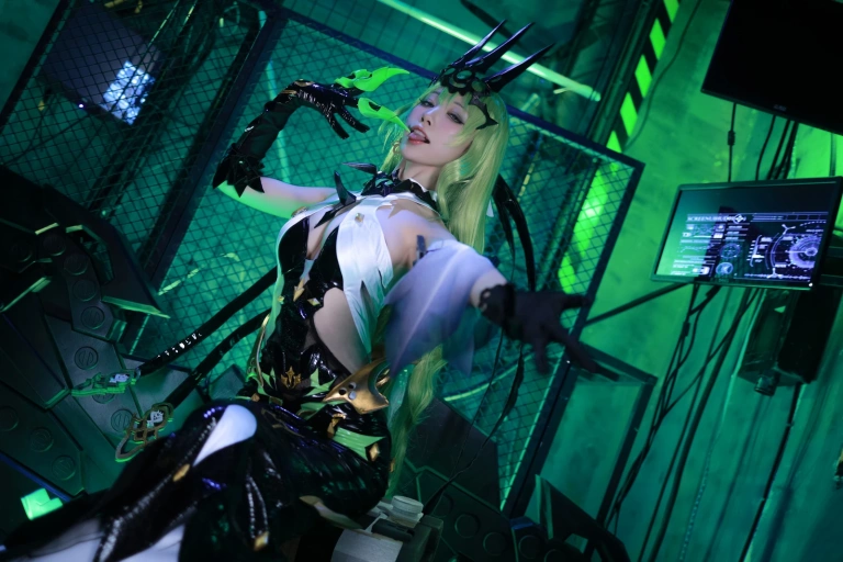水淼Aqua《梅比乌斯》主题写真：19张全套美图