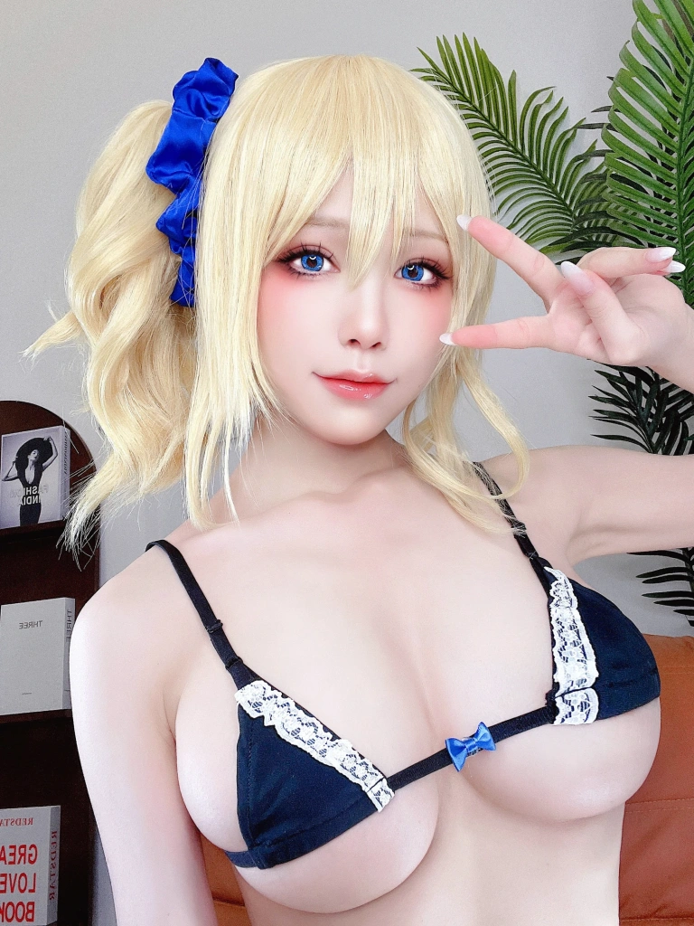 水淼Aqua《早坂 愛 自拍》主题写真：20张全套美图