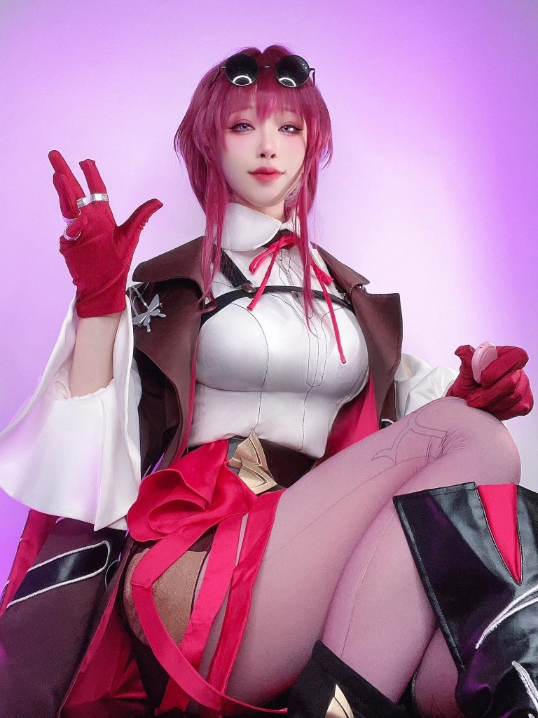 水淼Aqua《Fantia 2023年06月会员订阅 カフカ🕸️ 卡芙卡》主题写真：16张全套美图