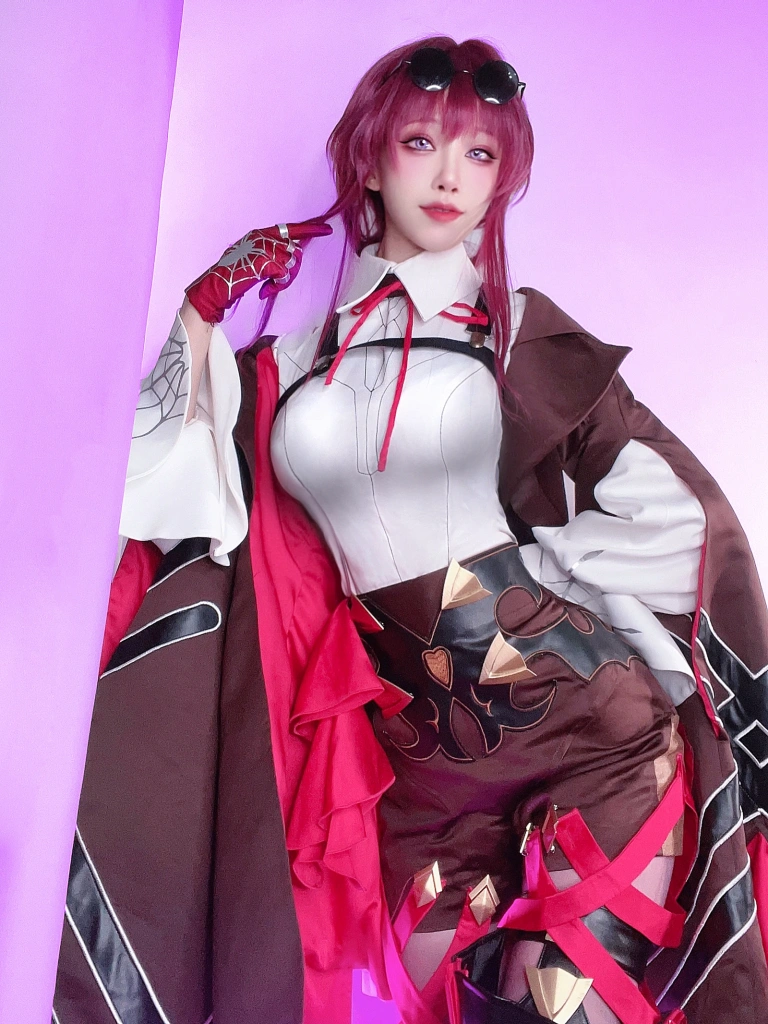 水淼Aqua《Fantia 2023年06月会员订阅 カフカ🕸️ 卡芙卡》主题写真：16张全套美图
