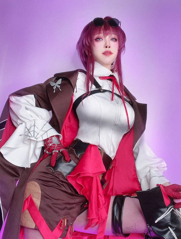 水淼Aqua《Fantia 2023年06月会员订阅 カフカ🕸️ 卡芙卡》主题写真：16张全套美图