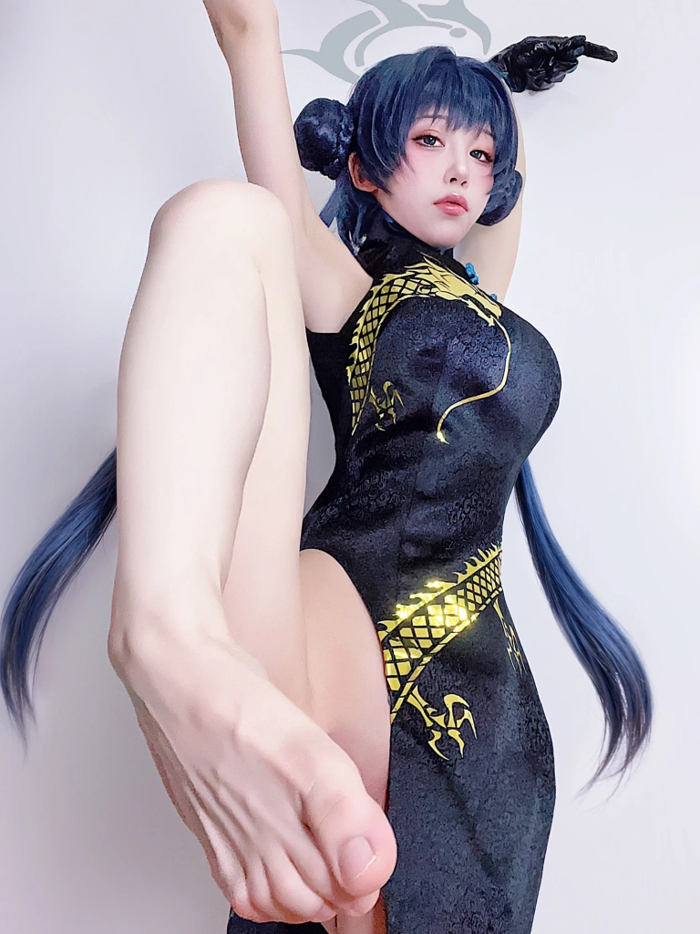 水淼Aqua《Fantia 2023年04月会员订阅 キサキ会長🦋》主题写真：31张全套美图