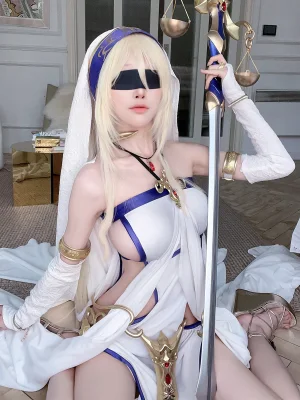 水淼Aqua《Fantia 2023年11月 ⚜️剣の乙女⚜️》主题写真：21张全套美图