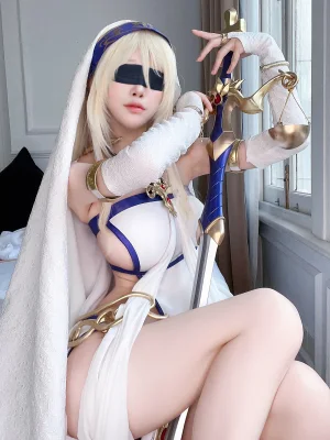 水淼Aqua《Fantia 2023年11月 ⚜️剣の乙女⚜️》主题写真：21张全套美图