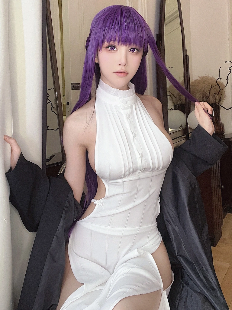 水淼Aqua《Fantia 2024年01月 フェルン🔮》主题写真：25张全套美图