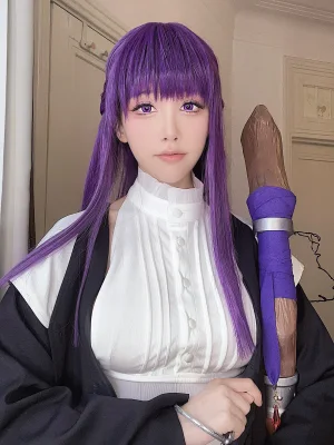 水淼Aqua《Fantia 2024年01月 フェルン🔮》主题写真：25张全套美图