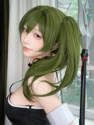 水淼Aqua《Fantia 2024年05月 Übel💚》主题写真：33张全套美图