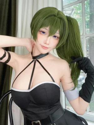 水淼Aqua《Fantia 2024年05月 Übel💚》主题写真：33张全套美图
