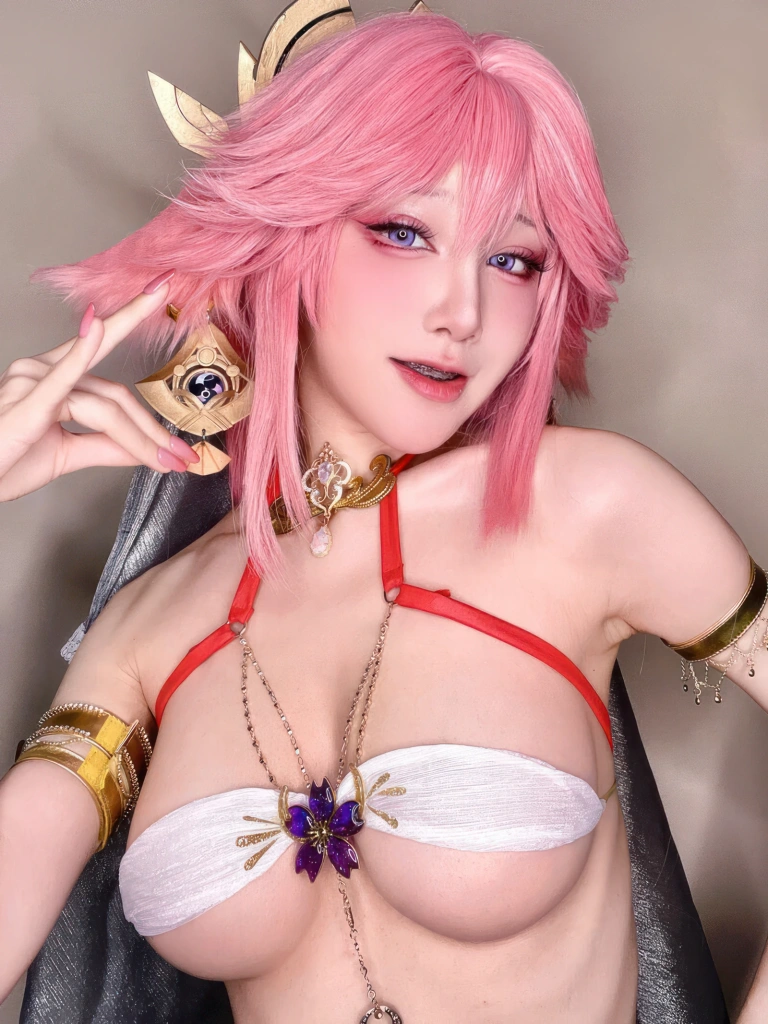 水淼Aqua《Fantia 2024年05月 八重神子🌸踊り子》主题写真：40张全套美图
