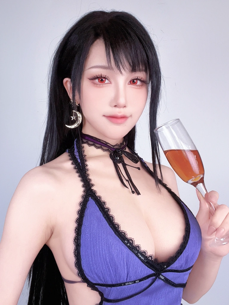 水淼Aqua《Fantia 2024年05月 蒂法礼服》主题写真：28张全套美图