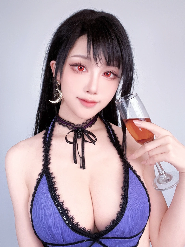 水淼Aqua《Fantia 2024年05月 蒂法礼服》主题写真：28张全套美图