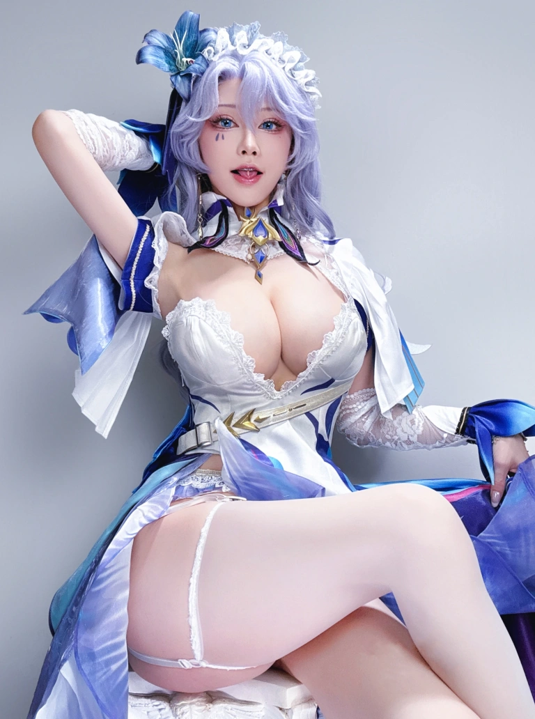 水淼Aqua《Fantia 坎特雷拉自拍》主题写真：25张全套美图