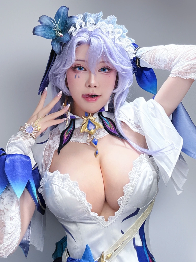 水淼Aqua《Fantia 坎特雷拉自拍》主题写真：25张全套美图