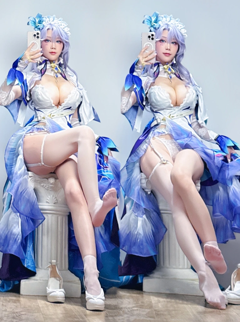 水淼Aqua《Fantia 坎特雷拉自拍》主题写真：25张全套美图