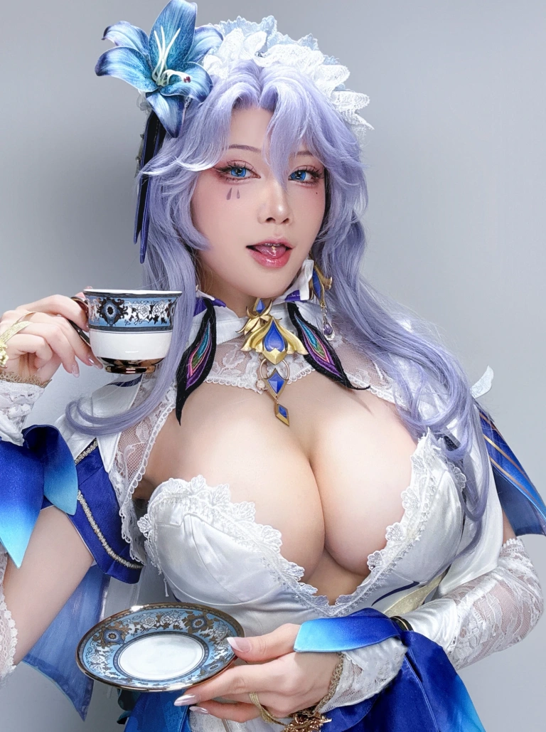 水淼Aqua《Fantia 坎特雷拉自拍》主题写真：25张全套美图