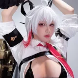 水淼Aqua《Fantia ザンニー🖤》主题写真：30张全套美图