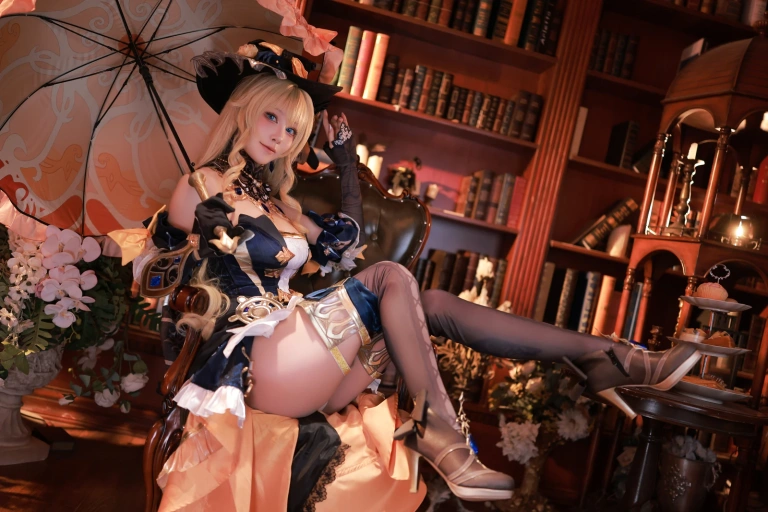 水淼Aqua《原神 娜维娅》主题写真：57张全套美图