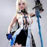 水淼Aqua《Fantia 卡提西娅自拍》主题写真：24张全套美图