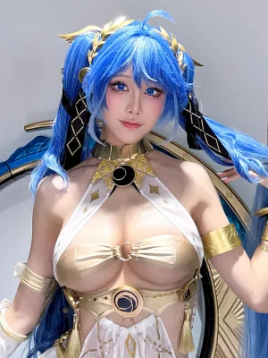 水淼Aqua《Patreon 鸣潮 尤诺自拍》主题写真：45张全套美图