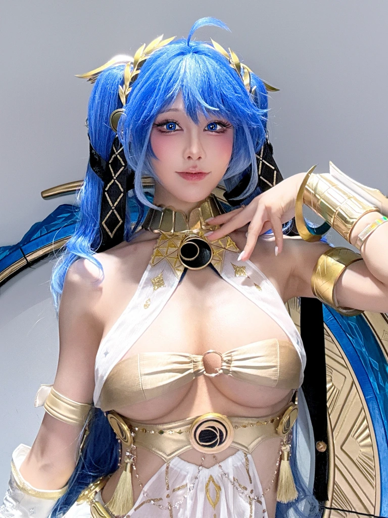 水淼Aqua《Patreon 鸣潮 尤诺自拍》主题写真：45张全套美图