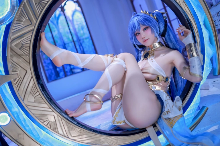 水淼Aqua《Patreon 鸣潮 尤诺》主题写真：65张全套美图