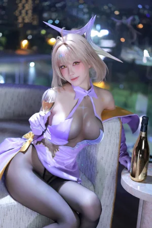 水淼Aqua《NIKKE 阿妮斯 超级巨星 – 星光》主题写真：54张全套美图