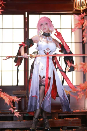 水淼Aqua《鸣潮 长离》主题写真：52张全套美图